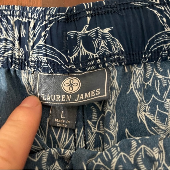 Lauren James Navy Pineapple Print Shorts Pockets Drawstring Size Large Nylon - Picture 2 of 7